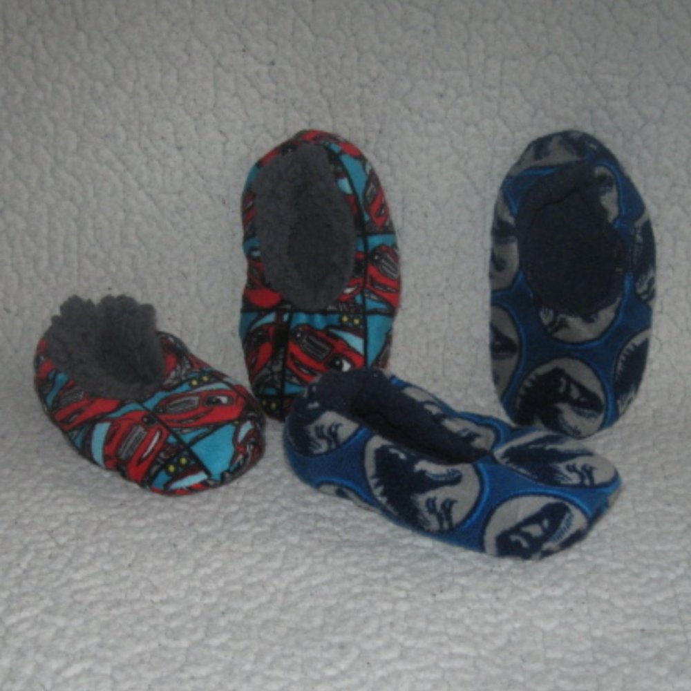 5/$30 Boys Viacom Slip On Fuzzy Slippers